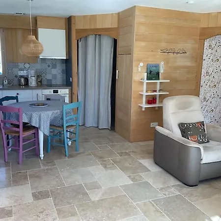 Petite Maison En Bois Proche De Niort Holiday home