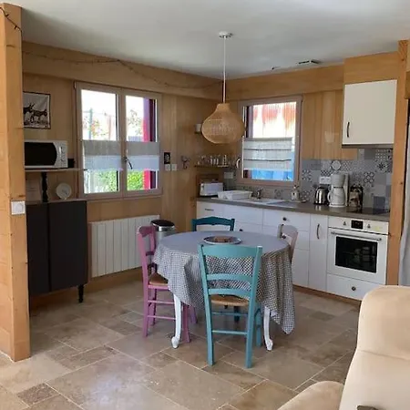 Petite Maison En Bois Proche De Niort * Vouille (Poitou Charentes)