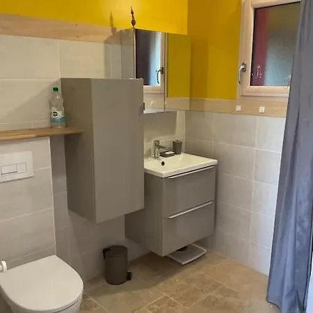 Petite Maison En Bois Proche De Niort Vouille (Poitou Charentes)