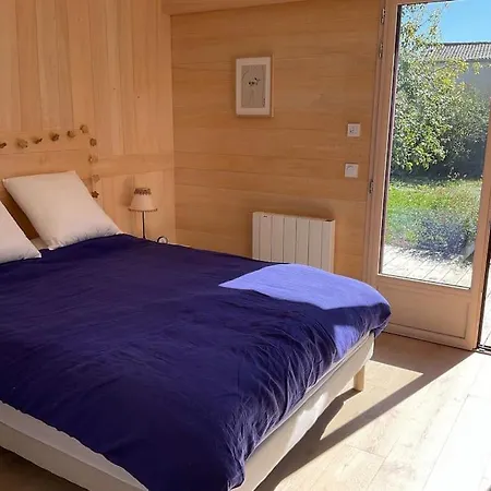 Holiday home Petite Maison En Bois Proche De Niort *