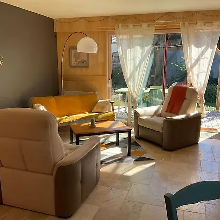 Holiday home Petite Maison En Bois Proche De Niort Vouille (Poitou Charentes)